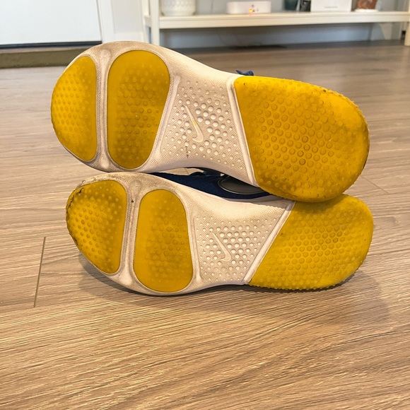 Add on + 12🩷 /Nike kids shoes 6Y - Picture 7 of 9